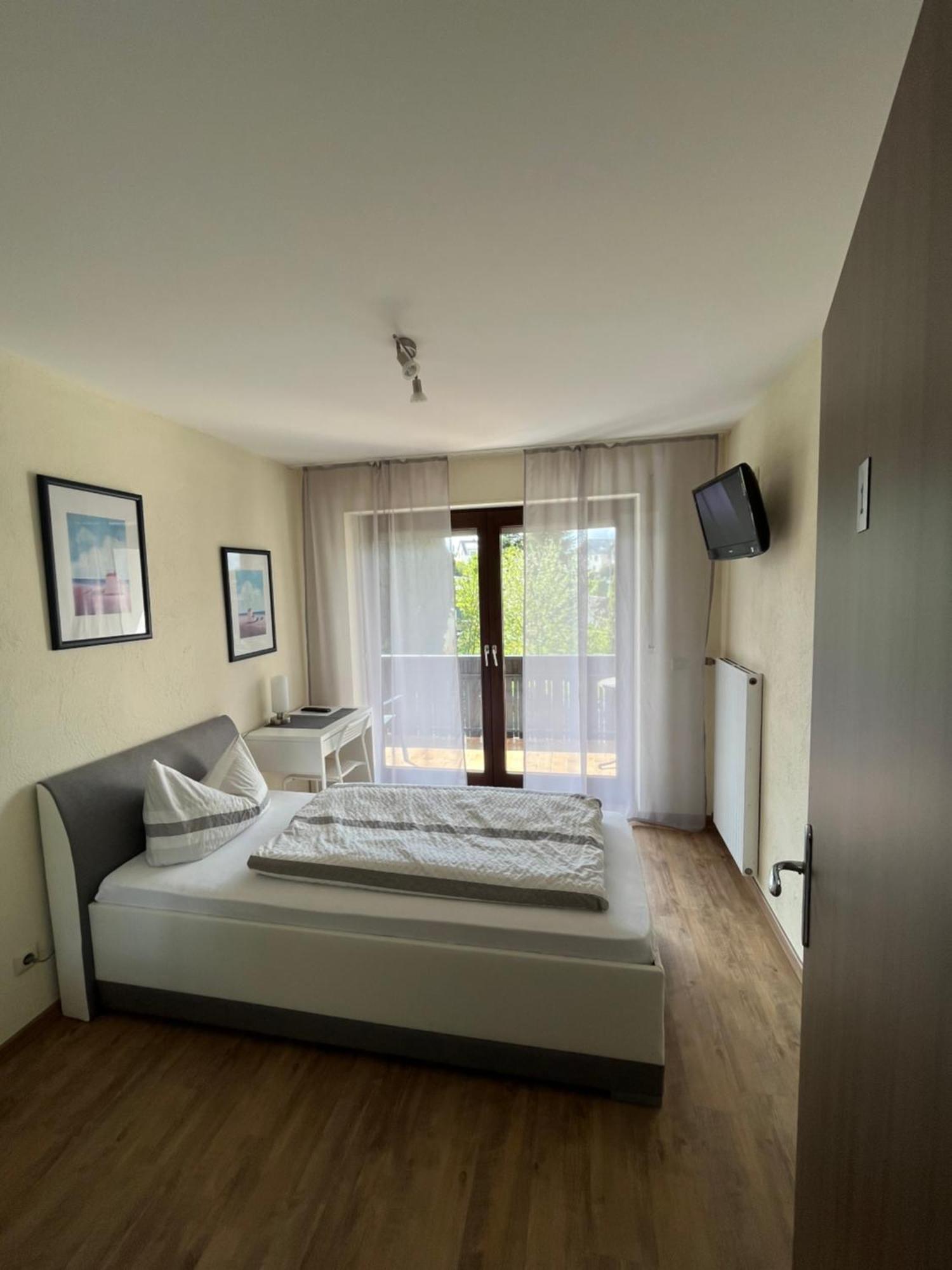 Hotel Haus Claudia Müllenbach Esterno foto